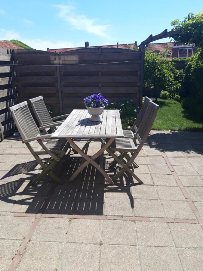 Vakantiewoning 100M Van Het Strand Met 1 Slaapkamer Westkapelle Exteriör bild